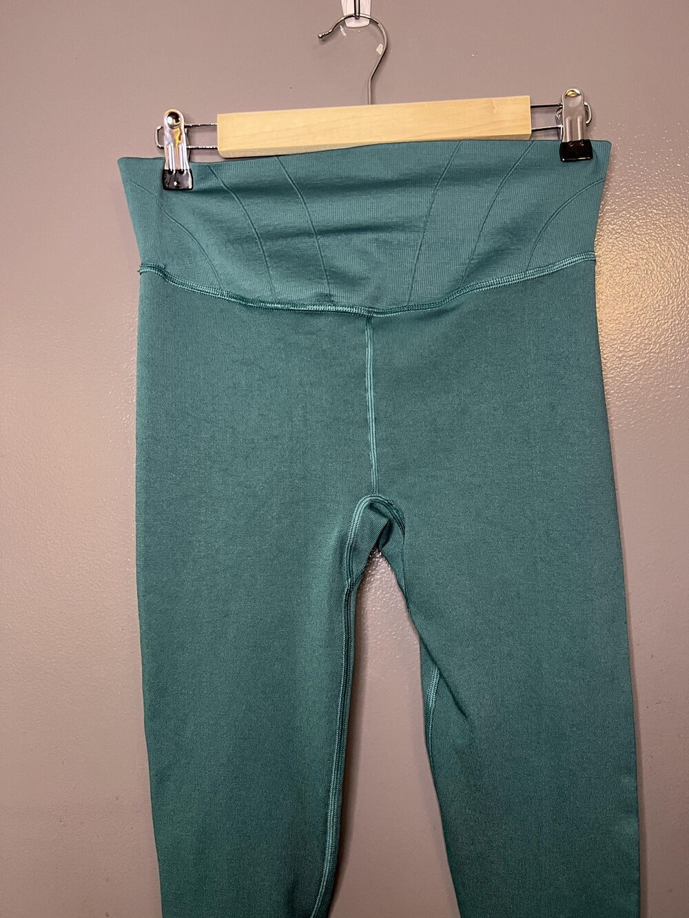FP Movement Good Karma Leggings Womens M/L Green High Rise Ankle Pants Yoga